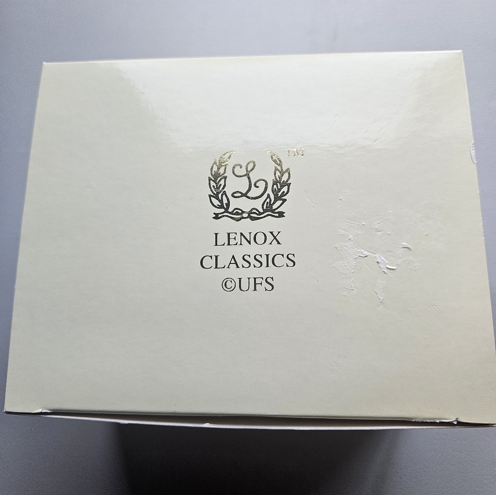 NEW In Box Lenox Vintage 2003 Classics UFS Snoopy Christmas Ornament - Picture 3 of 4